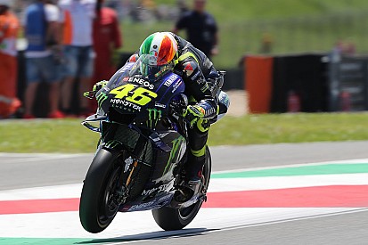 Rossi: "Márquez no habría hecho la pole sin la rueda de Dovizioso"