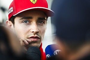 Leclerc, F1 şampiyonluğuna giden yolun “uzun” olduğunu düşünüyor