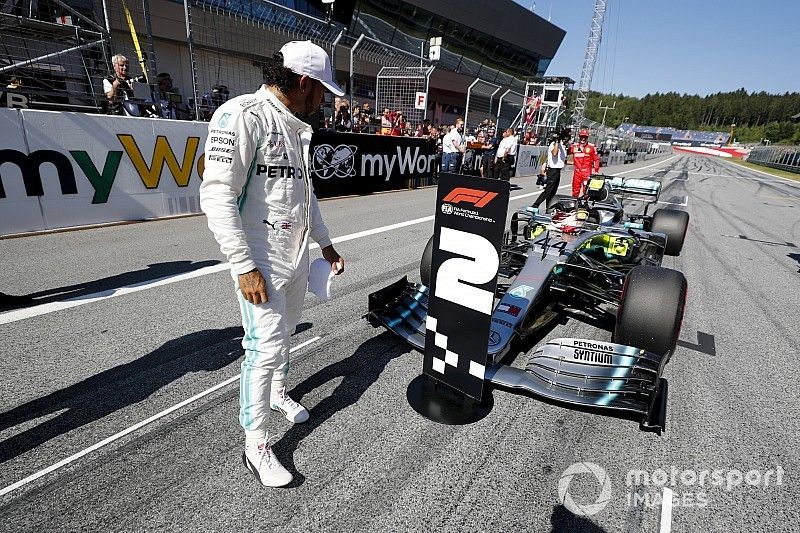 Hamilton: Mercedes "definitivamente subestimó" el ritmo de Ferrari