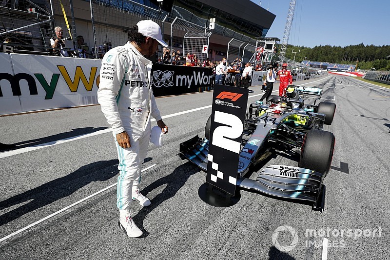 Hamilton: Mercedes "definitivamente subestimó" el ritmo de Ferrari