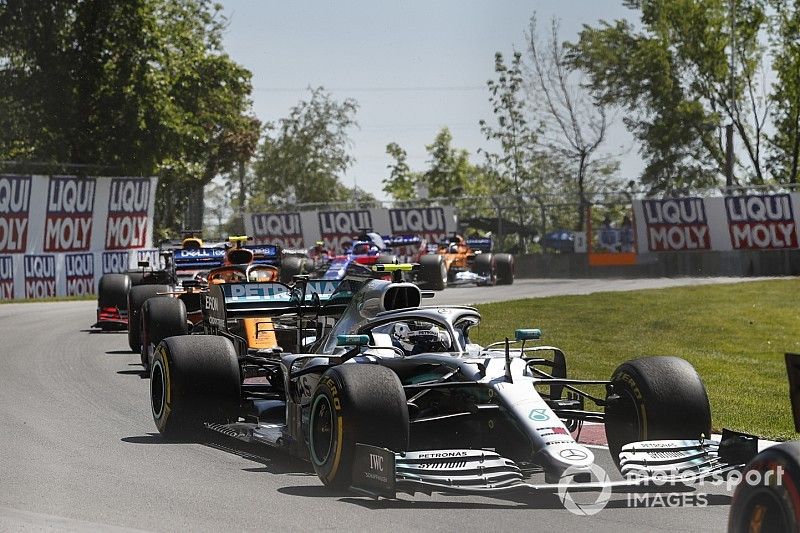 Valtteri Bottas, Mercedes AMG W10, Lando Norris, McLaren MCL34