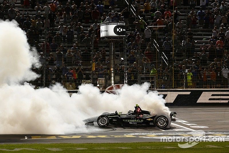 Race Winner Josef Newgarden, Team Penske Chevrolet