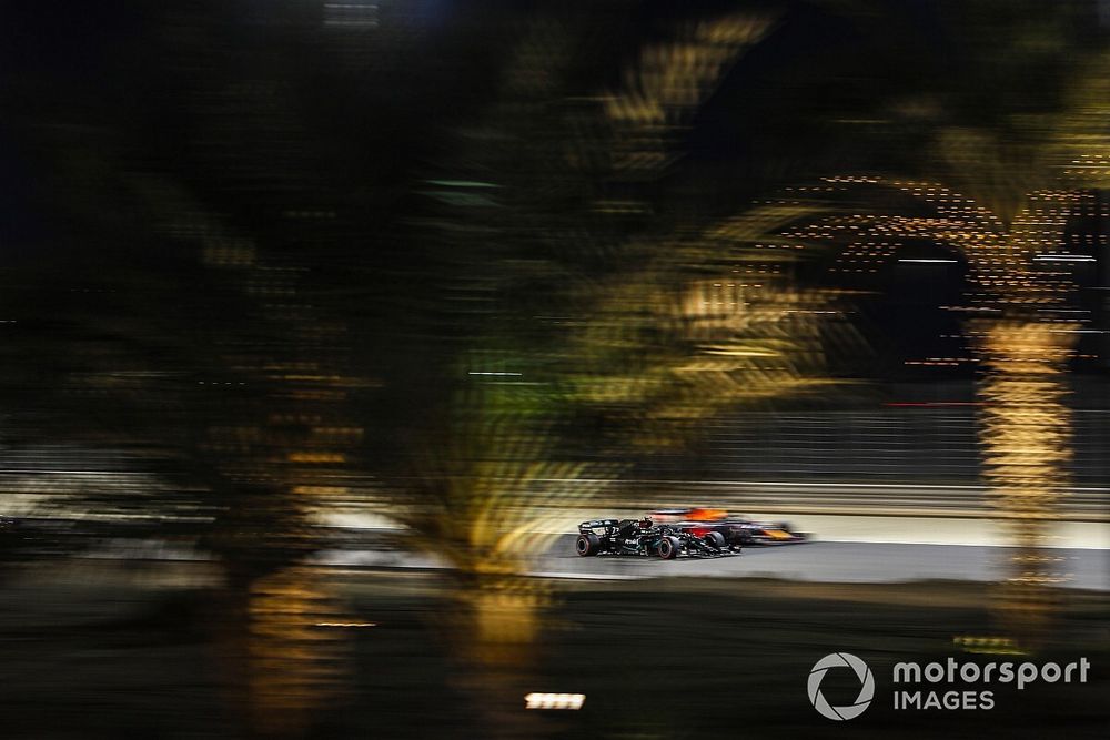 Bottas le quita una pole de locura a Russell y Verstappen en Sakhir