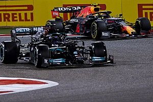 В чем проблемы Mercedes и как быстро она догонит Red Bull: что мы узнали за две недели