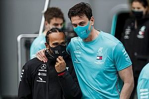 Mercedes has "no doubts" about Hamilton's F1 commitment