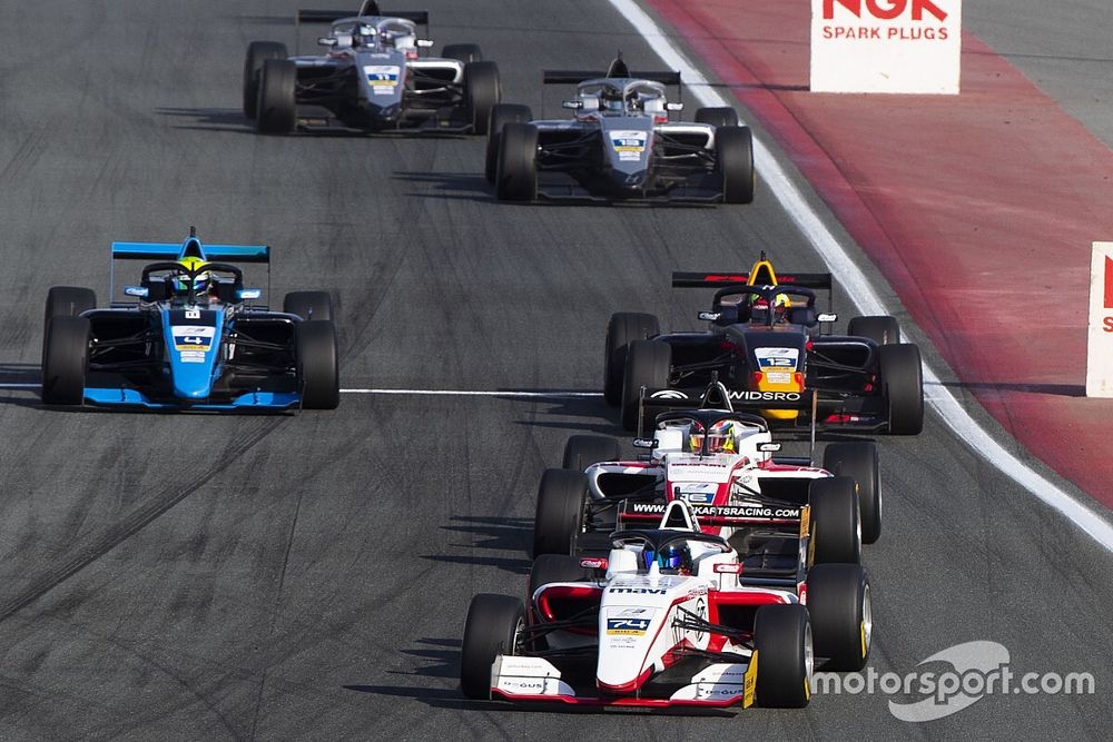 F3アジア:岩佐歩夢、レッドブル育成としての初陣迎える。第1ラウンド終えランク6番手