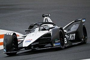 Venturi's Mortara tops first morning of Valencia Formula E test