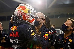 Merasa Nyaman, Verstappen Tak Banyak Ubah Helm