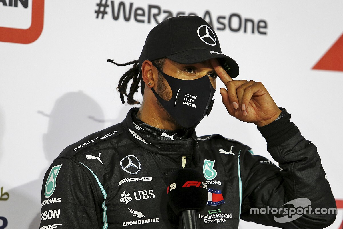 Hamilton diz que poderia ter feito volta melhor e que não comemorou título