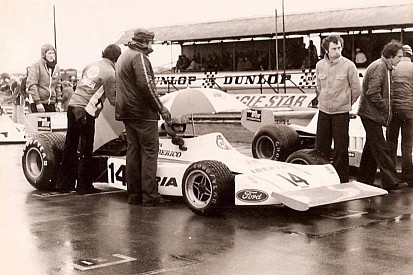 Cómo se reconstruye un F1 de los años 70