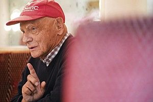 Vídeo: Mercedes rinde homenaje a Lauda un año después de su muerte