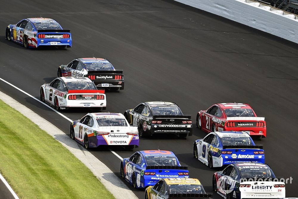 Kevin Harvick, Stewart-Haas Racing, Ford Mustang Busch Light Patriotic