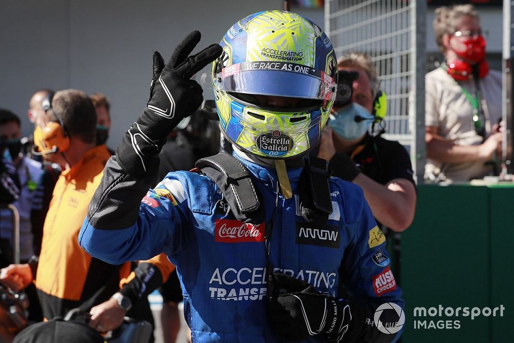 Lando Norris, McLaren MCL35, festeggia dopo aver conquistato il podio