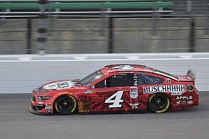 Despite late lead, Harvick 'needed a miracle' to win at Kansas