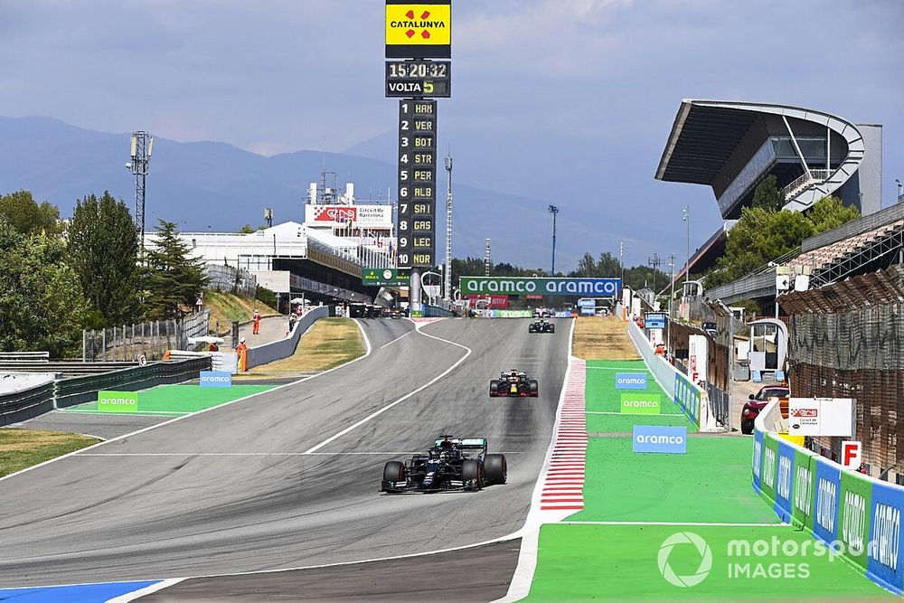 Lewis Hamilton, Mercedes F1 W11 EQ Performance, leads Max Verstappen, Red Bull Racing RB16