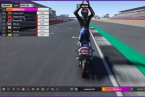 Лоренсо с первой попытки выиграл виртуальную гонку MotoGP