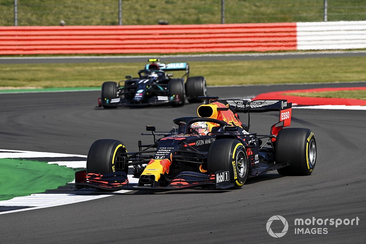 Mercedes vs. Red Bull: ¿a quién afectará más los cambios en el piso?