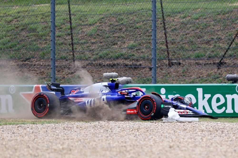 Choque de Yuki Tsunoda, RB F1 Team VCARB 01, en la Q3