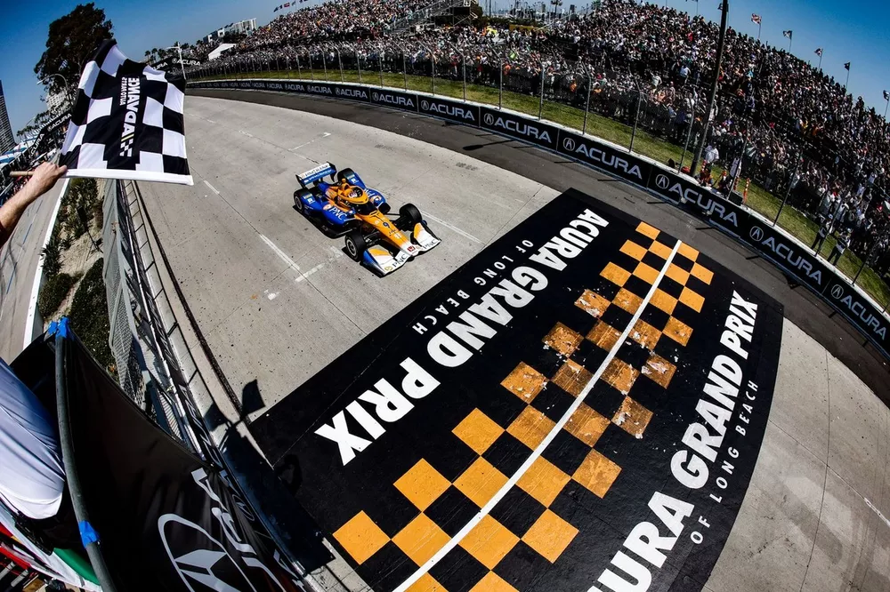 Scott Dixon, Chip Ganassi Racing Honda, bandera a cuadros, victoria