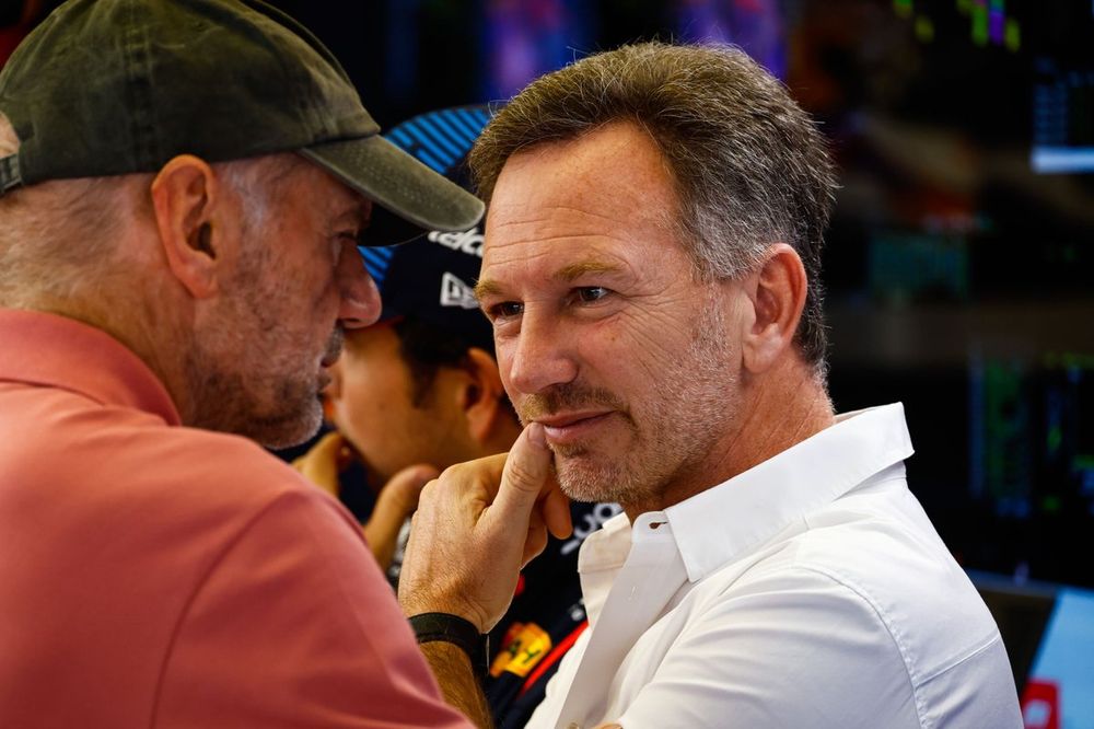 Adrian Newey, jefe técnico de Red Bull Racing, y Christian Horner, director de Red Bull Racing