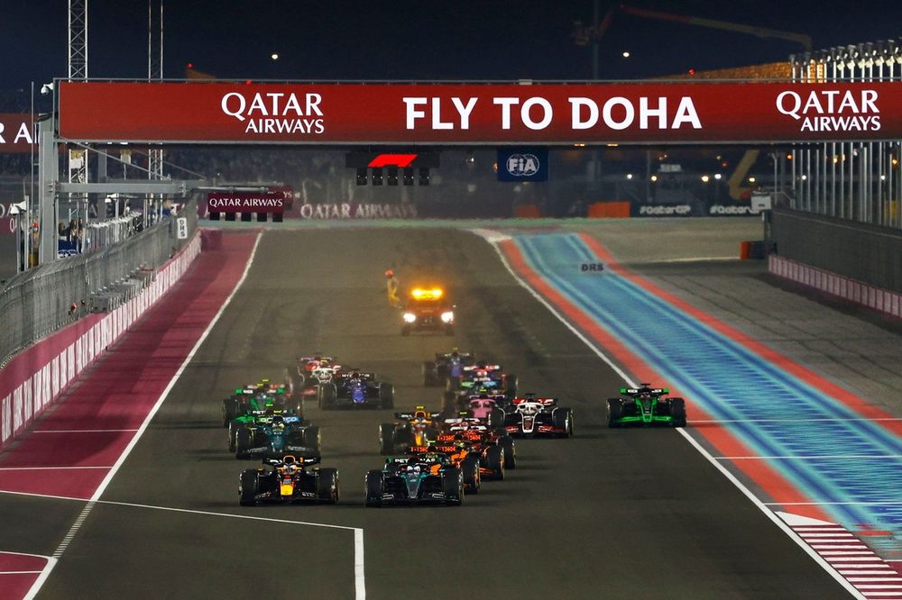 Salida de la carrera en Qatar
