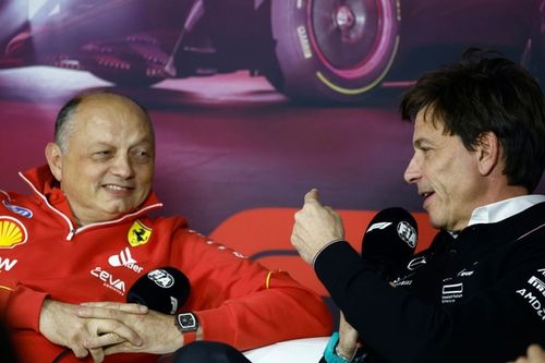 F1 - Wolff defende Vasseur em meio a rumores: "Não encontrarão ninguém melhor"