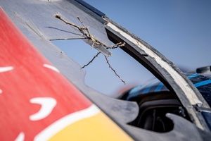 Los da&ntilde;os del coche de Sainz en su accidente del Dakar 2025