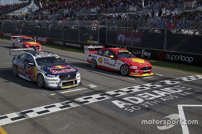 Scott McLaughlin, DJR Team Penske, Jamie Whincup, Triple Eight Race Engineering Holden