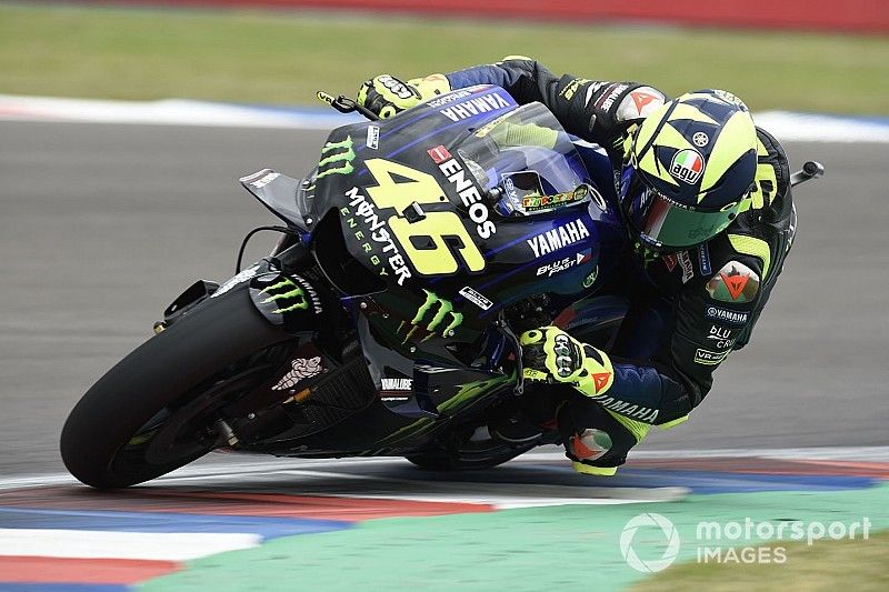 Rossi: "Todos tenemos el mismo problema: Márquez va más rápido"