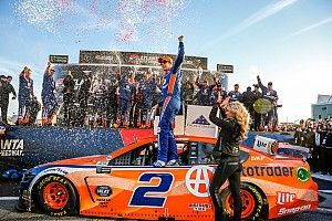 Brad Keselowski outduels Truex for Atlanta Cup win