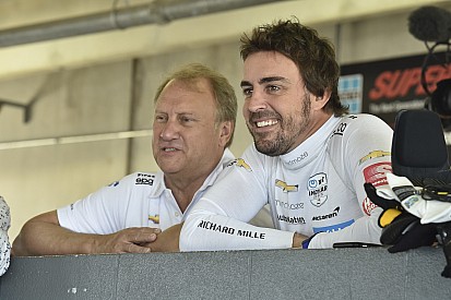 Alonso: "Estou 100% otimista para as 500 Milhas de Indianápolis"
