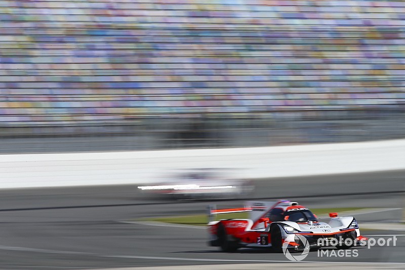 Juan Pablo Montoya lidera la primera hora en Daytona