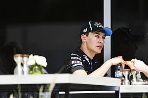 Russell begint aan testdag voor wereldkampioen Mercedes