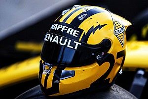Photos - Les casques rétro des pilotes Renault F1