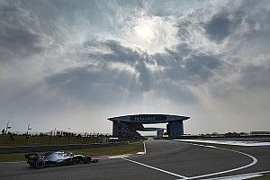 Bottas lidera sobre Vettel una sesión que acaba en fuerte accidente de Albon