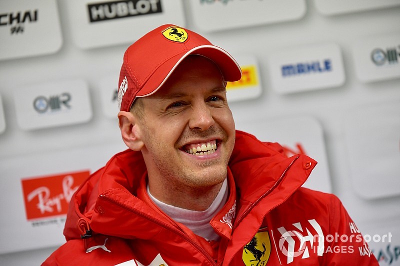 Képgaléria: Vettel első napja a Ferrarival Barcelonában