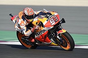 Tremendas caídas de Lorenzo y Márquez en un tercer ensayo marcado por el viento