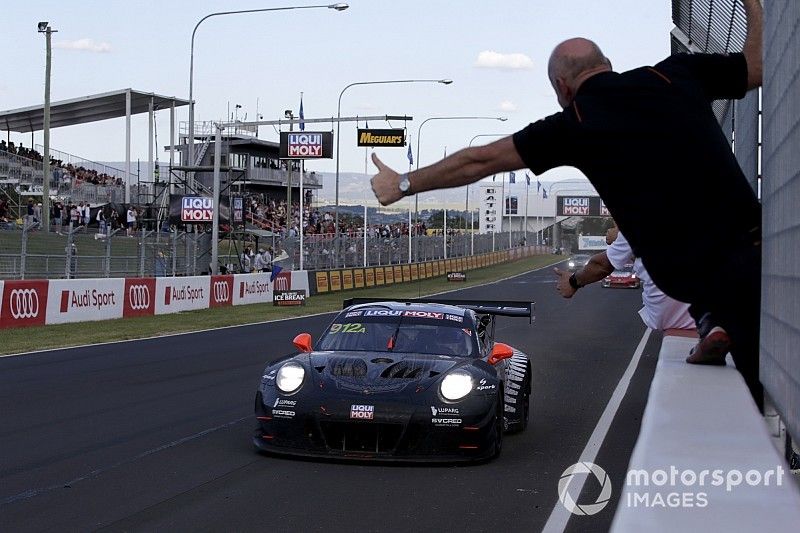 Matt Campbell regala alla Porsche un successo incredibile alla 12 Ore di Bathurst