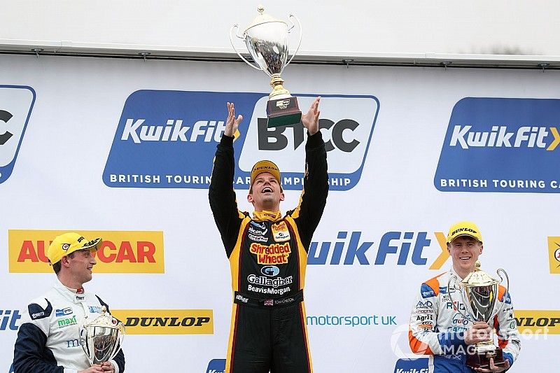 Brands Hatch BTCC: Chilton ends opening round with win