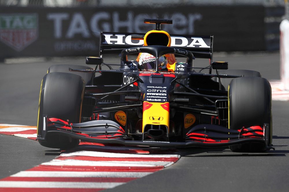 Horner: „Gyors autók vannak közöttünk és Hamilton között”