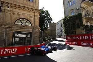 Alonso bromeó tras Bakú: "Habría que hacer más carreras de 2 vueltas"