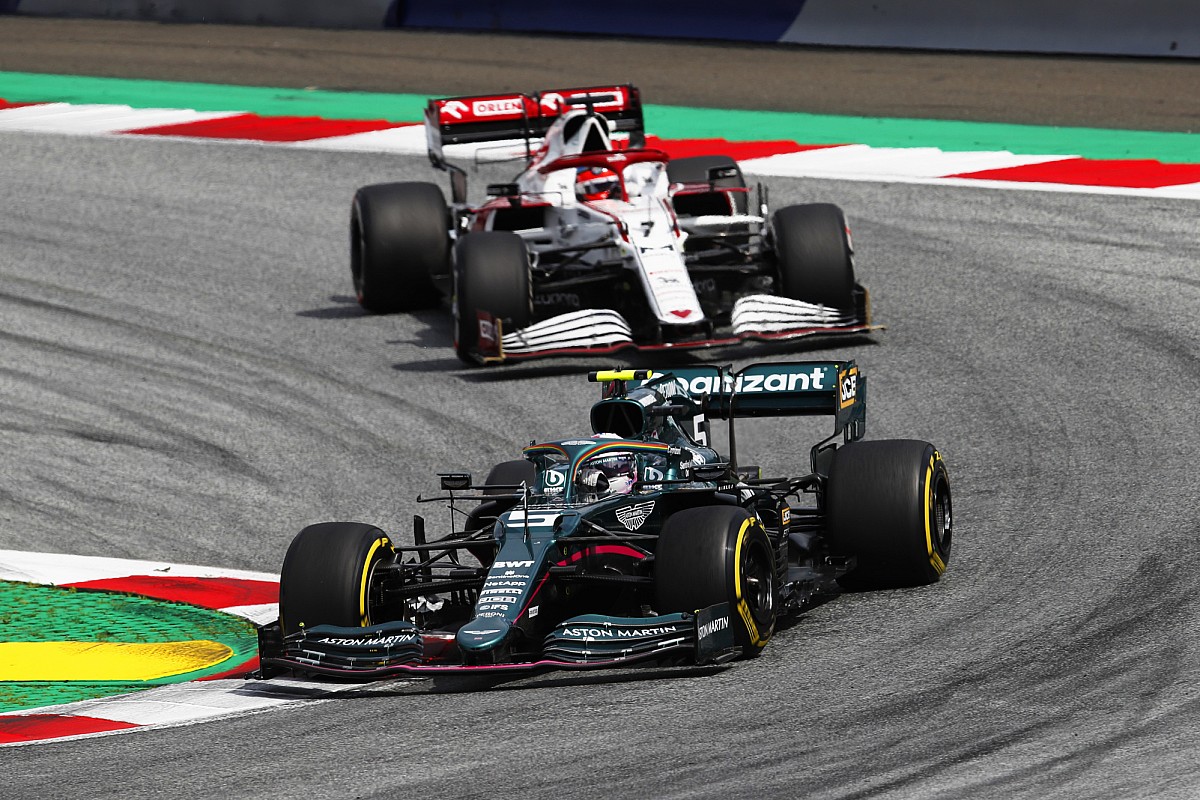 Raikkonen y Vettel dan su versión del absurdo accidente en Austria