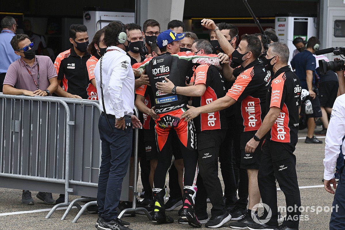 Aleix Espargaro: Aprilia Layak Front Row