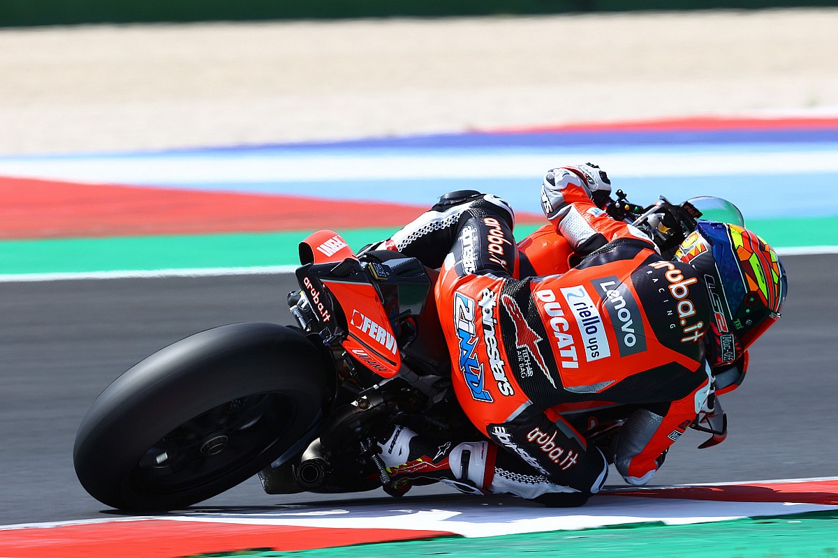 Hasil Race 1 WSBK Italia: Rinaldi dan Ducati Terlalu Kuat