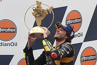 Bezzecchi aplasta en India y Bagnaia abre el campeonato con una ca&iacute;da
