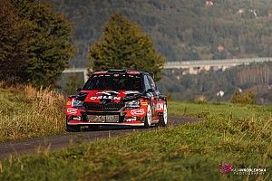 Wr&oacute;blewski na prowadzeniu