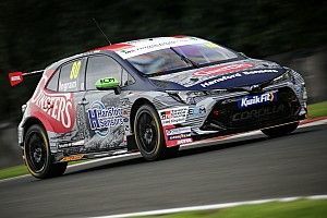 Thruxton BTCC: Ingram holds off Cammish for first 2020 win