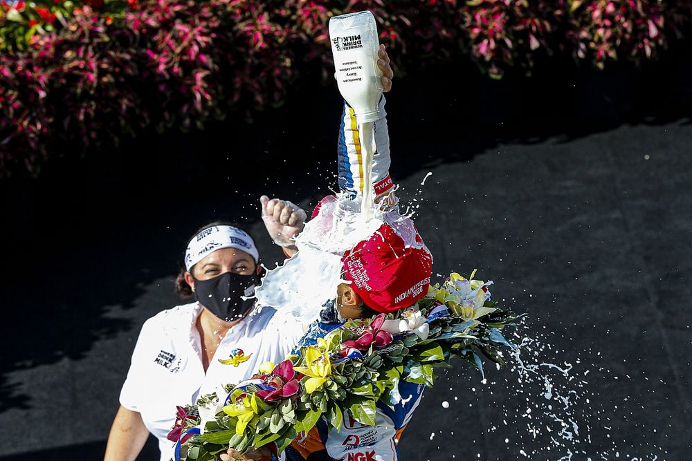 Pourquoi le vainqueur de l'Indy 500 boit-il du lait ?