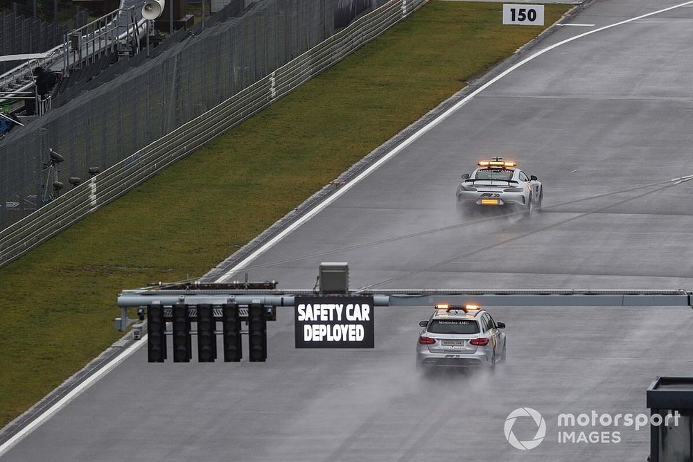 El Safety Car y el coche médico