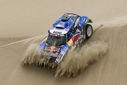 Dakar, Sainz è fermo nella Tappa 3: si è rotta una sospensione sul suo buggy MINI!